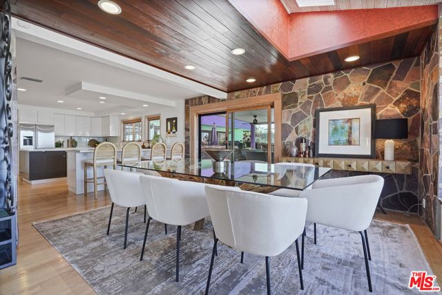 231 Loma Metisse Road, Malibu, CA 90265