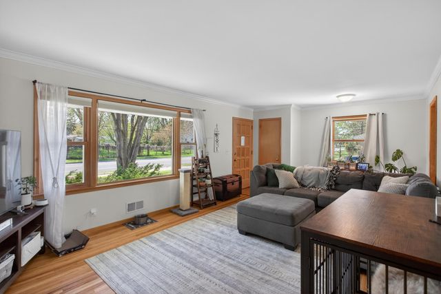 5216 W 110th Street, Bloomington, MN 55437