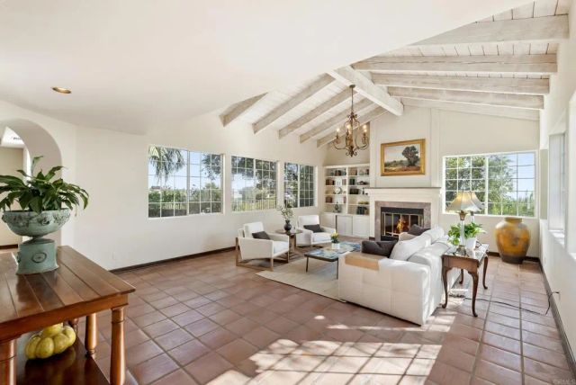 28889 Anderson Court, Escondido, CA 92026