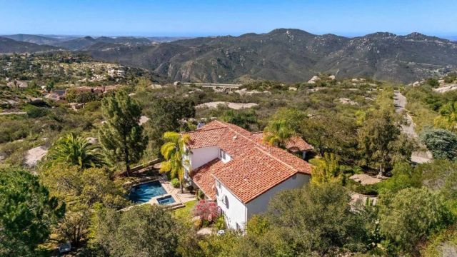 28889 Anderson Court, Escondido, CA 92026