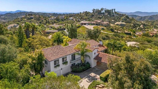 28889 Anderson Court, Escondido, CA 92026