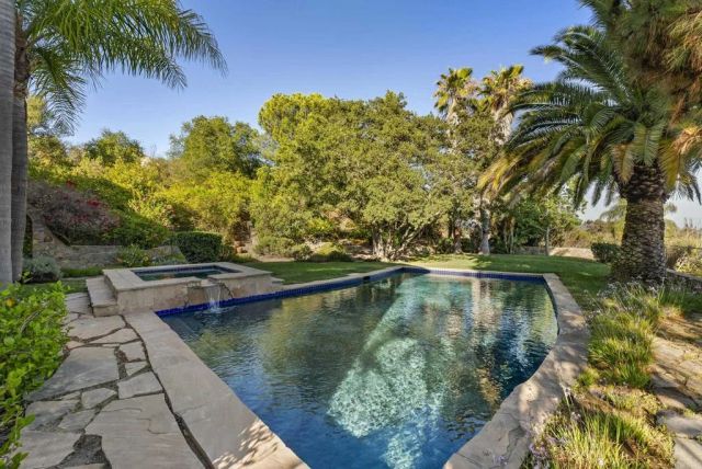 28889 Anderson Court, Escondido, CA 92026