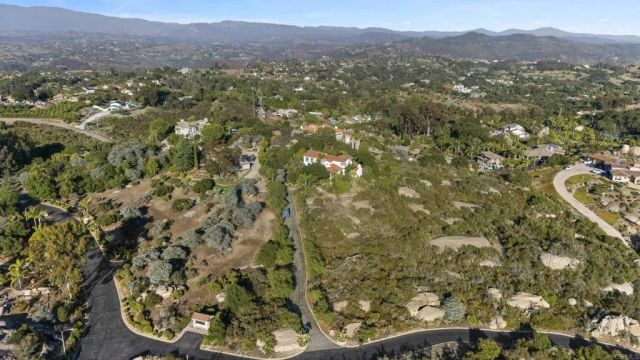 28889 Anderson Court, Escondido, CA 92026