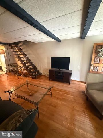 2642 S ISEMINGER ST, Philadelphia, PA 19148