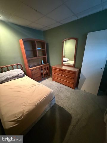 2642 S ISEMINGER ST, Philadelphia, PA 19148