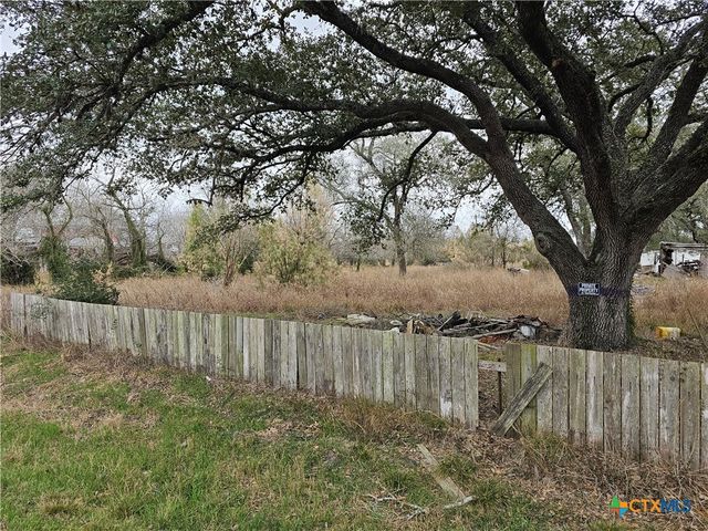 393 Jessica Drive, Victoria, TX 77904