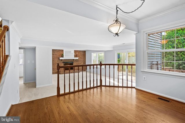 25 WHITTINGHAM CIR, Sterling, VA 20165