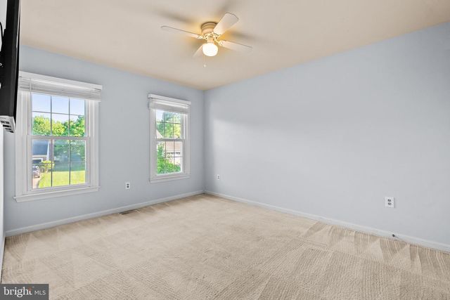25 WHITTINGHAM CIR, Sterling, VA 20165