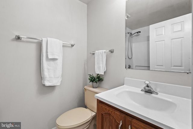 25 WHITTINGHAM CIR, Sterling, VA 20165