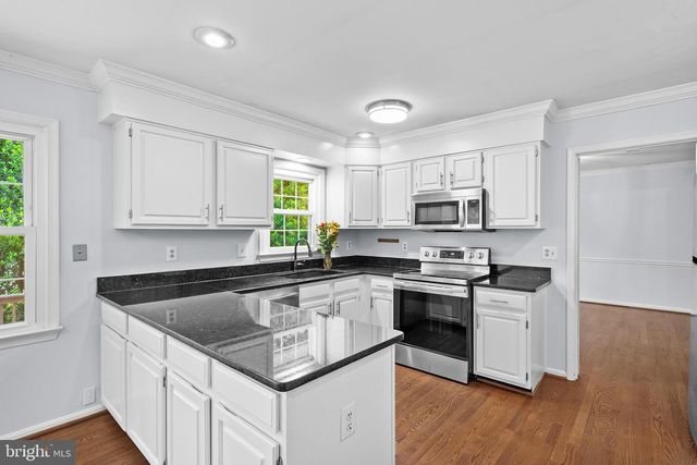 25 WHITTINGHAM CIR, Sterling, VA 20165