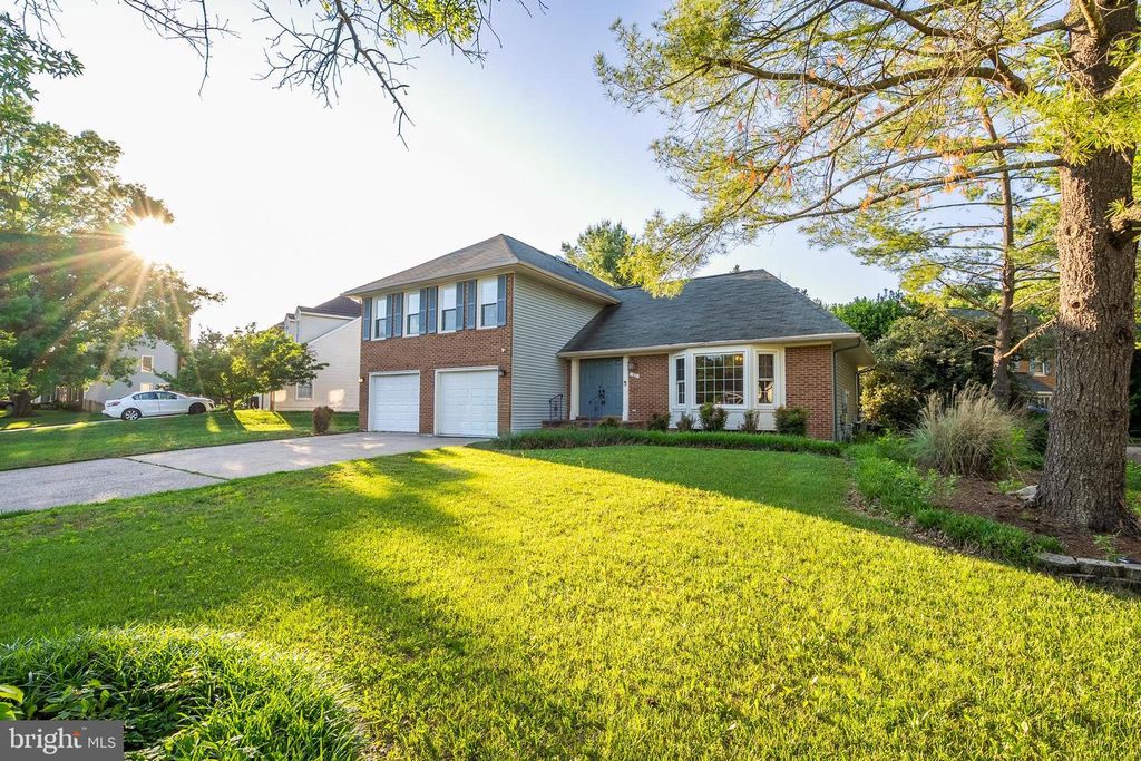 25 WHITTINGHAM CIR, Sterling, VA 20165