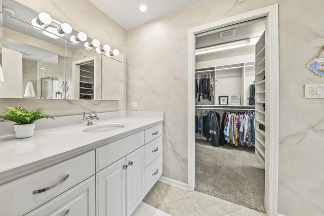 10004 N Holmes COURT, Mequon, WI 53092