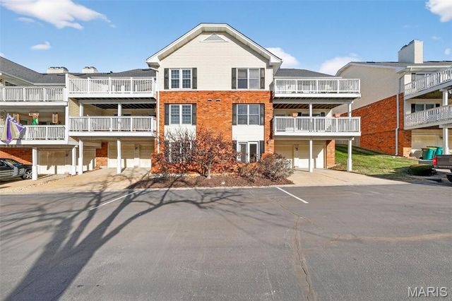 7344 Whitehall Colonial Lane, Affton, MO 63119