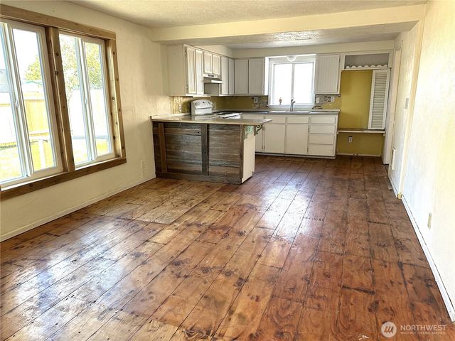 26206 R Street, Ocean Park, WA 98640