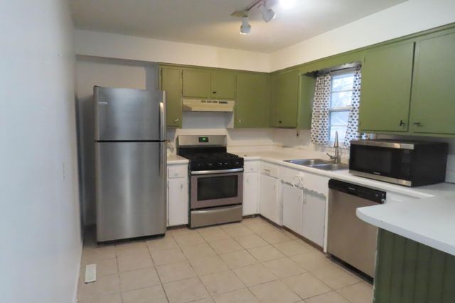 3552 S Franklin Avenue, Springfield, MO 65807