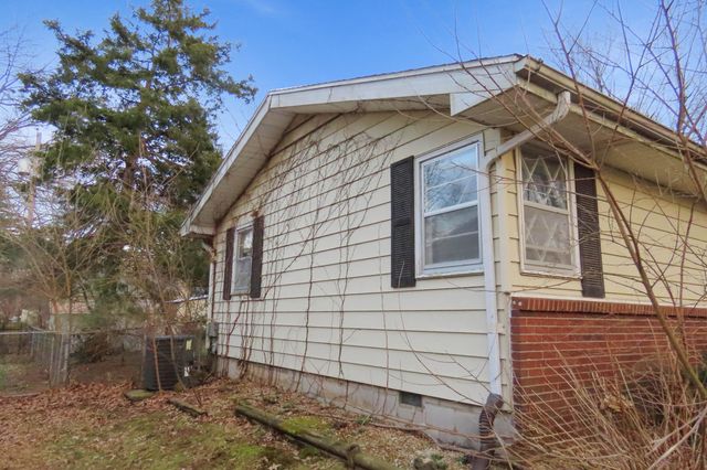 3552 S Franklin Avenue, Springfield, MO 65807