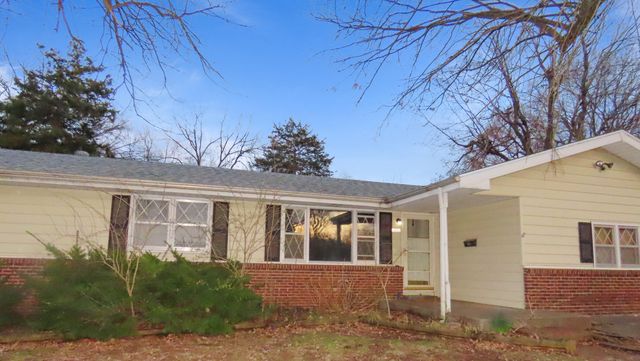 3552 S Franklin Avenue, Springfield, MO 65807