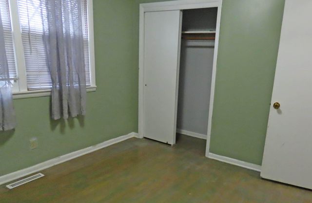 3552 S Franklin Avenue, Springfield, MO 65807