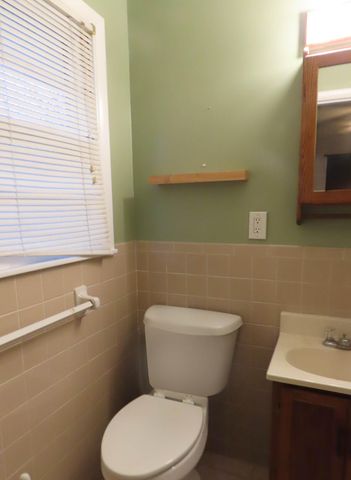 3552 S Franklin Avenue, Springfield, MO 65807