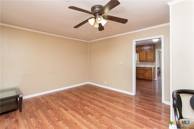 1401 N Penelope Street, Belton, TX 76513