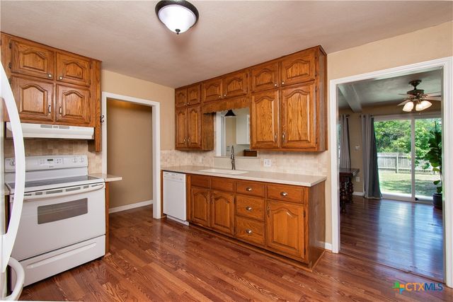 1401 N Penelope Street, Belton, TX 76513