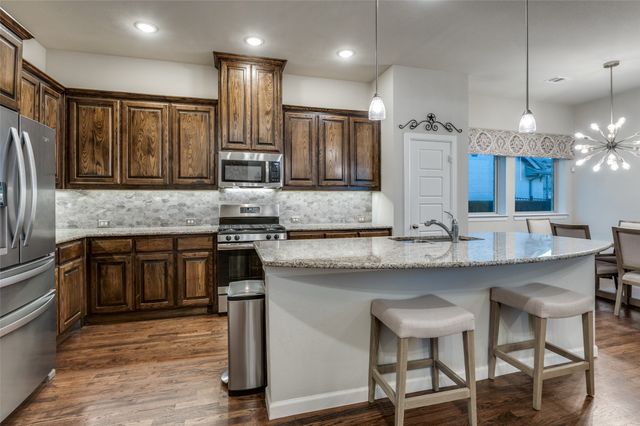 1710 Green Jasper Place, Arlington, TX 76005