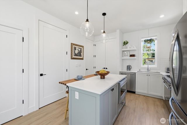 2853 B NW 63rd Street, Seattle, WA 98107