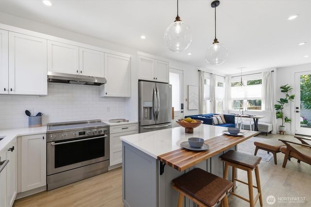 2853 B NW 63rd Street, Seattle, WA 98107