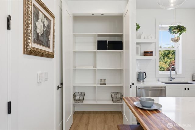 2853 B NW 63rd Street, Seattle, WA 98107