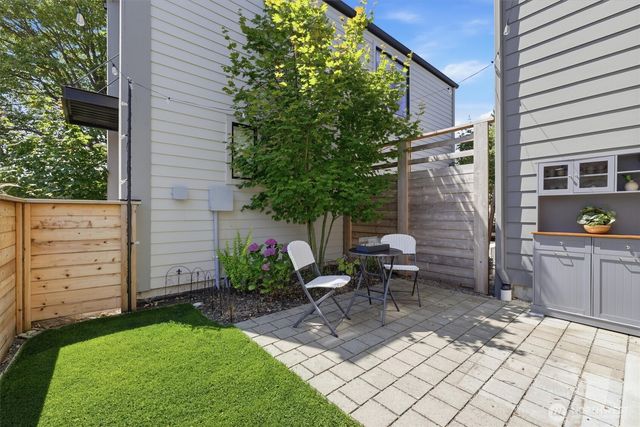 2853 B NW 63rd Street, Seattle, WA 98107
