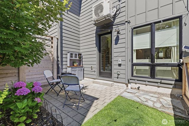 2853 B NW 63rd Street, Seattle, WA 98107