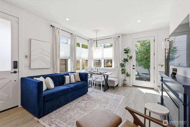 2853 B NW 63rd Street, Seattle, WA 98107