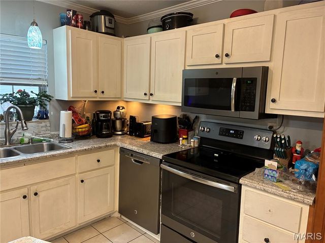 1723 Sunset Drive, Poplar Bluff, MO 63901