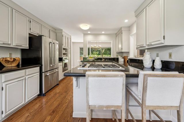 918 La Mesa Drive, Portola Valley, CA 94028