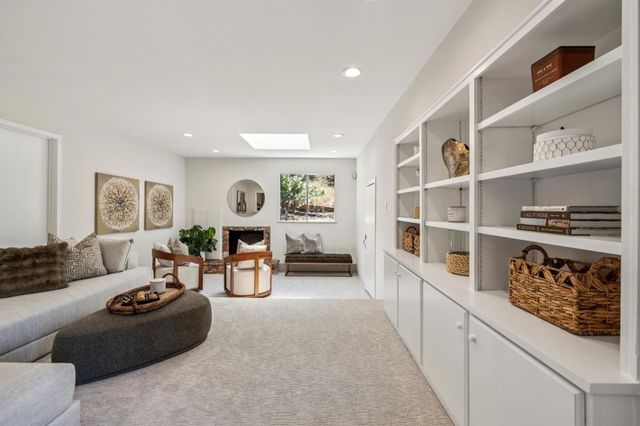 918 La Mesa Drive, Portola Valley, CA 94028