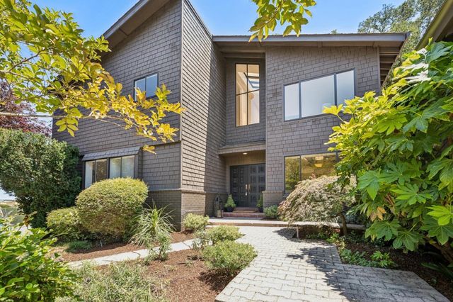 918 La Mesa Drive, Portola Valley, CA 94028