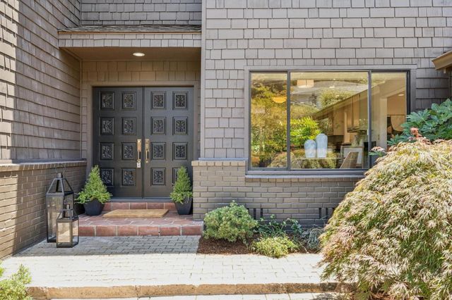 918 La Mesa Drive, Portola Valley, CA 94028