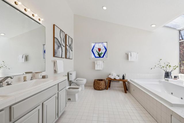 918 La Mesa Drive, Portola Valley, CA 94028