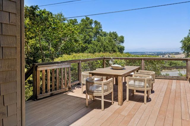 918 La Mesa Drive, Portola Valley, CA 94028