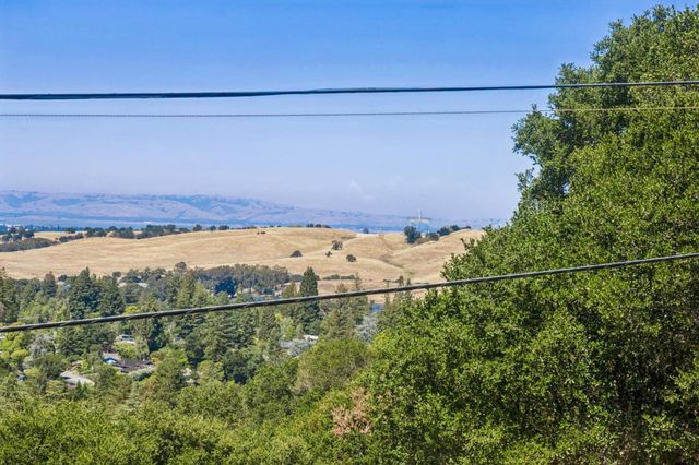 918 La Mesa Drive, Portola Valley, CA 94028