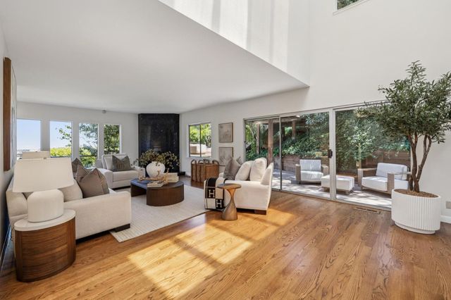 918 La Mesa Drive, Portola Valley, CA 94028