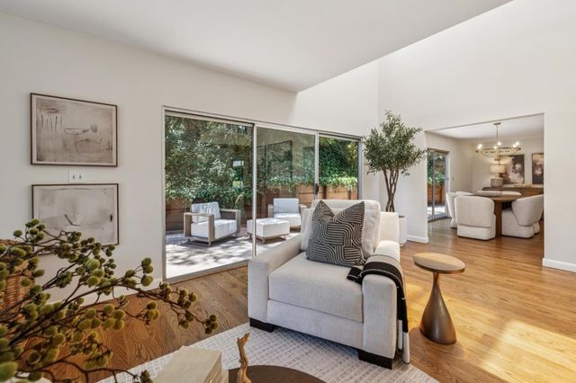 918 La Mesa Drive, Portola Valley, CA 94028