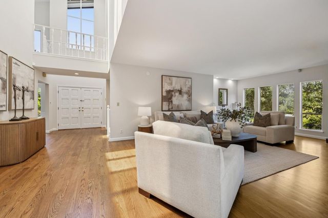 918 La Mesa Drive, Portola Valley, CA 94028