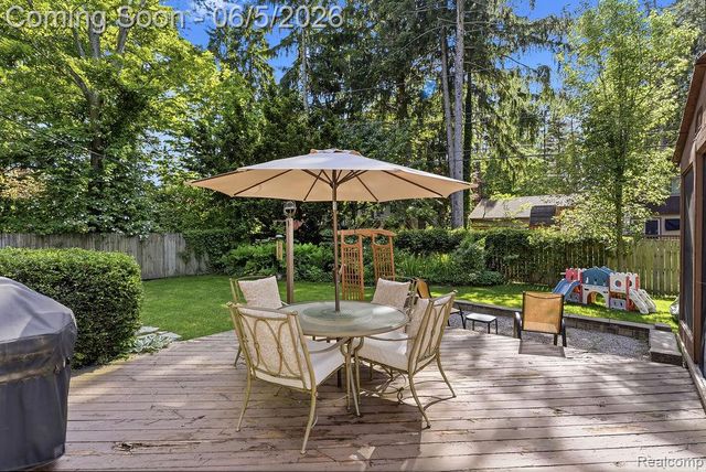 7955 Caberfae Trail, Clawson, MI 48348