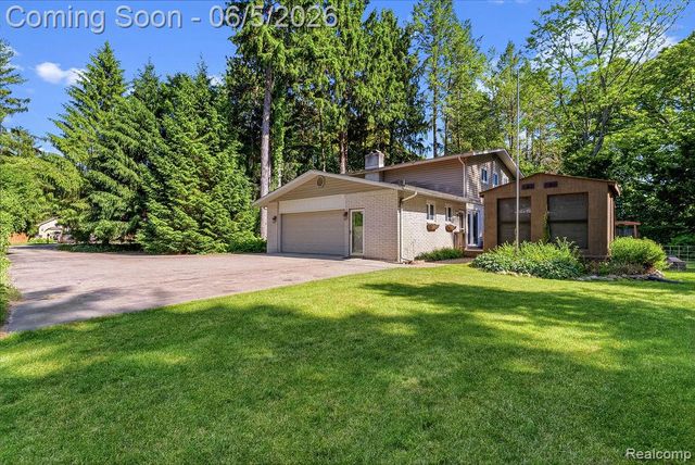 7955 Caberfae Trail, Clawson, MI 48348