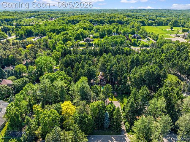7955 Caberfae Trail, Clawson, MI 48348