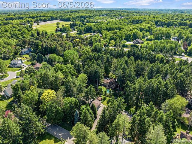 7955 Caberfae Trail, Clawson, MI 48348