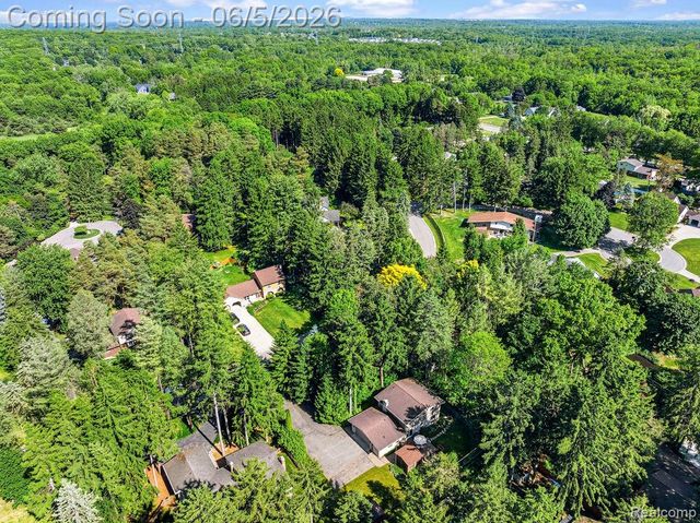 7955 Caberfae Trail, Clawson, MI 48348