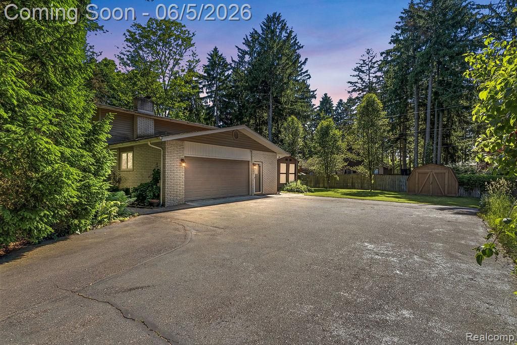 7955 Caberfae Trail, Clawson, MI 48348