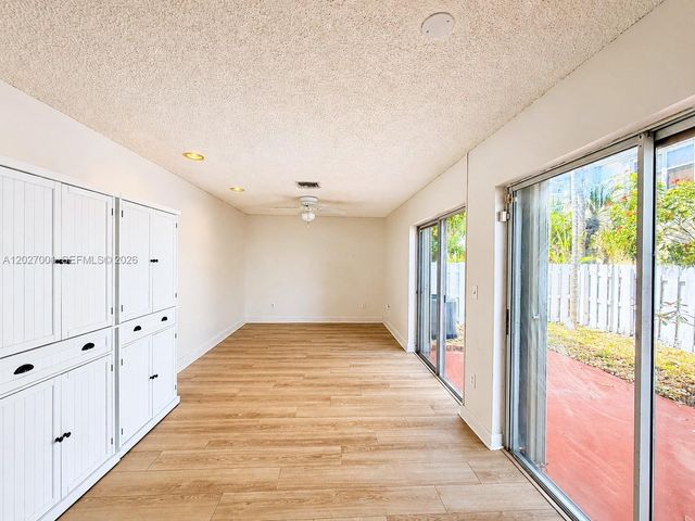 841 NW 98th Ave, Plantation, FL 33324